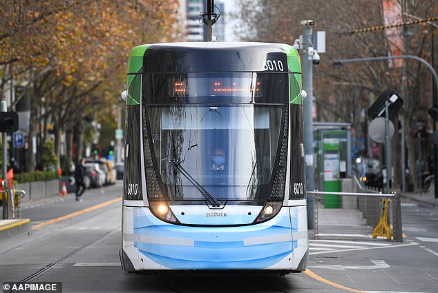 قال متحدث باسم Yarra Trams لصحيفة Daily Mail Australia إن رفاهية سائقهم لها أهمية قصوى وهم يدعمون السائق (في الصورة: ترام Yarra Trams)