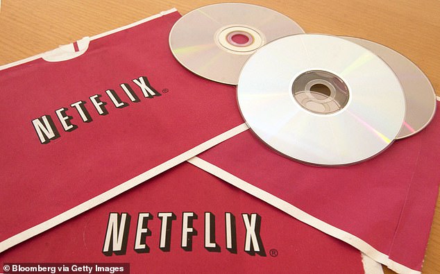 ستقوم Netflix بإغلاق خدمة بريد DVD بشكل دائم والتي حددت الشركة في الأصل عندما تم إطلاقها منذ حوالي 25 عامًا