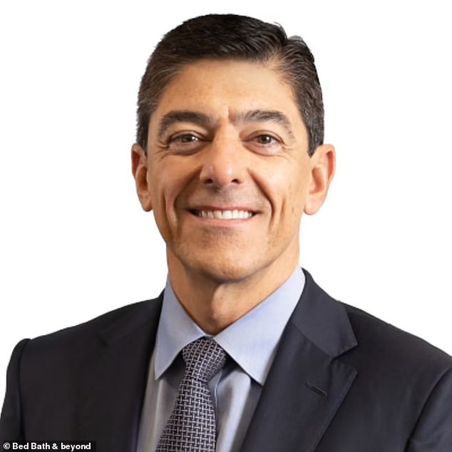 انتحر Bed Bath & Beyond CFO Gustavo Arnal ، 52 ، في سبتمبر 2022