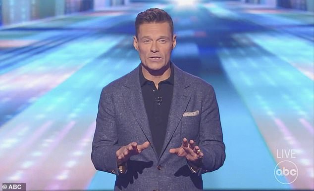 منتقد: عبّر العديد من المشاهدين عن آرائهم حول Seacrest على Reddit ، حيث كتب أحدهم 