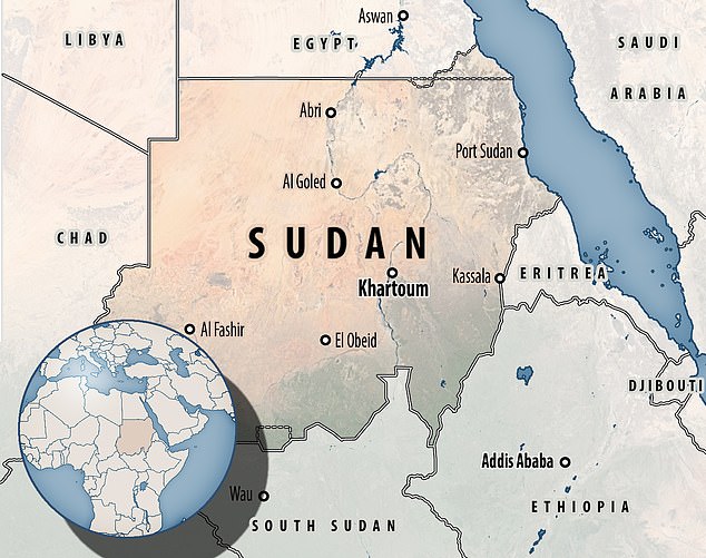 فر أكثر من 100 ألف شخص بالفعل من البلاد حيث انغمس السودان في أزمة إنسانية بعد ما يقرب من ثلاثة أسابيع من الاشتباكات مع صراع الجنرالات المتنافسين على السلطة.