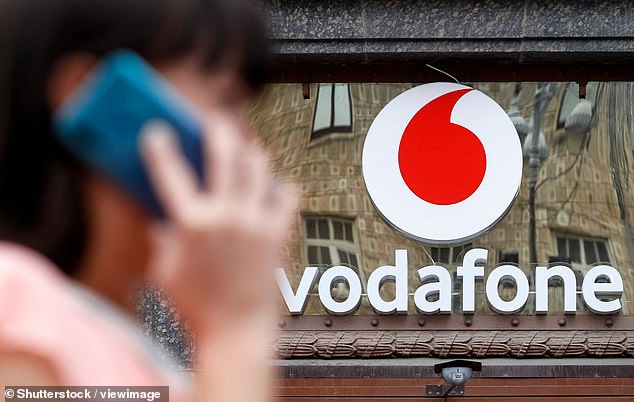 ستقوم Vodafone بالتخلص التدريجي من 3G في عام 2023 ، ولكن هذا يعني أن العديد من مستخدمي الهواتف المميزة سيتعين عليهم الترقية إلى الأجهزة الحديثة (صورة مخزنة)