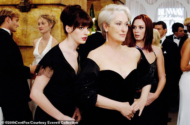 آن هاثاواي تصور آندي ساكس وميريل ستريب في دور ميراندا بريستلي في فيلم The Devil Wears Prada