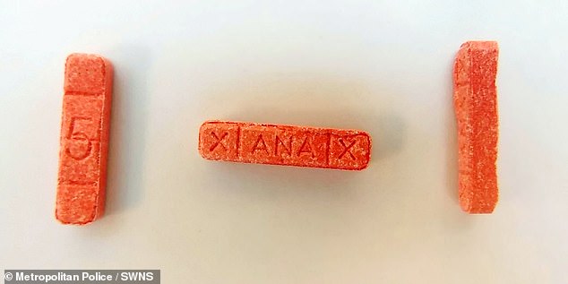 في الصورة: Fake Xanax (صورة ملف).  سيشتري المستخدمون الأدوية على الويب المظلم بعملة مشفرة