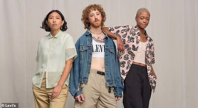 في الصورة: مجموعة حملة Levi's لشهر يونيو 2020.  أطلقت شركة الجينز الشهيرة لأول مرة مجموعة من المنتجات التي يتم تسويقها خصيصًا ليتم ارتداؤها من قبل أي شخص في فبراير 2017 - تسمى Line 8