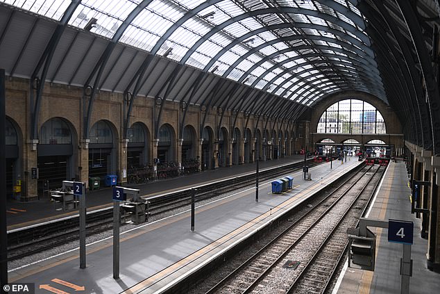 ستبقى المنصات في Kings Cross فارغة اليوم حيث يجب على المشجعين إيجاد طريقة بديلة للوصول إلى المسابقة