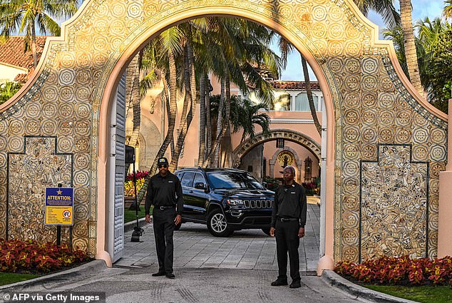 انتهى سميث من جمع الأدلة حول كيفية انتهاء المطاف بالملفات الرئاسية السرية في منتجع Mar-a-Lago في ترامب