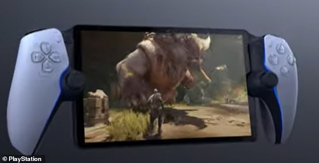 قالت PlayStation: `` بفضل شاشة LCD النابضة بالحياة مقاس 8 بوصات قادرة على دقة تصل إلى 1080 بكسل بمعدل 60 إطارًا في الثانية ، يوفر الجهاز صورًا واضحة وألعابًا سلسة يتم بثها من جهاز PS5 الخاص بك عندما تكون بعيدًا عن التلفزيون.
