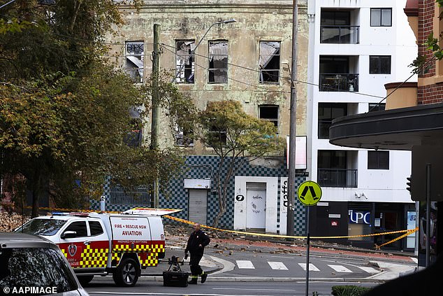 شوهد مبنى Surry Hills صباح يوم الجمعة بعد اندلاع النيران فيه