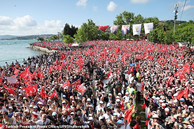 حشد في مسيرة أردوغان في اسطنبول يوم 27 مايو 2023