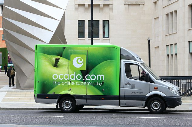 هبوطي وتقريبًا: فقدت Ocado تقريبًا مكانها في مؤشر FTSE 100 بسبب انخفاض الإيرادات وسعر السهم