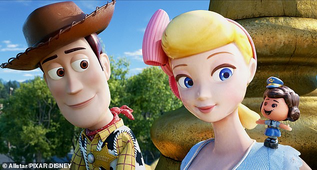 كانت لعبة Toy Story 4 بمثابة عودة إلى ديزني / Pixar حيث حققت 1.07 مليار دولار في جميع أنحاء العالم ، لتصبح ثامن أعلى فيلم في عام 2019.