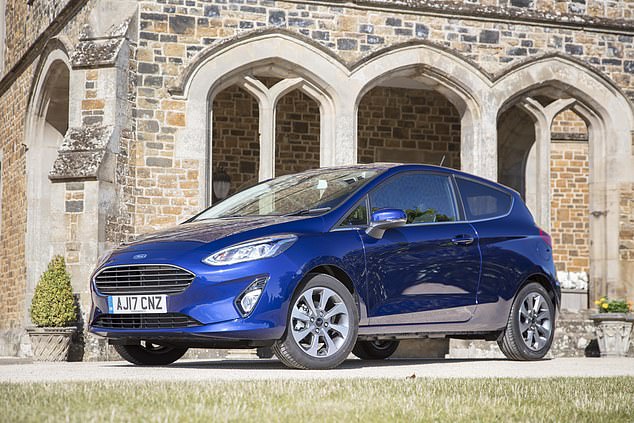 أكثر الكتب مبيعًا منذ فترة طويلة: يمكن أن تكون سيارة Ford Fiesta من عام 2017 ملكك مقابل 8290 جنيهًا إسترلينيًا