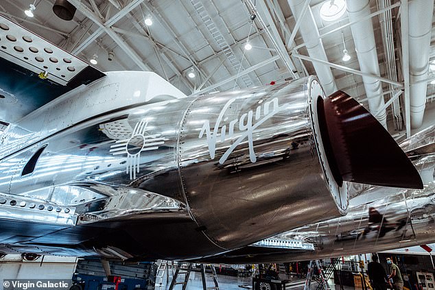 أكملت Virgin Galactic رحلتها التجريبية الأخيرة في مايو عندما أرسلت طاقمًا مكونًا من أربعة موظفين للشركة على بعد أكثر من 50 ميلاً فوق سطح الأرض