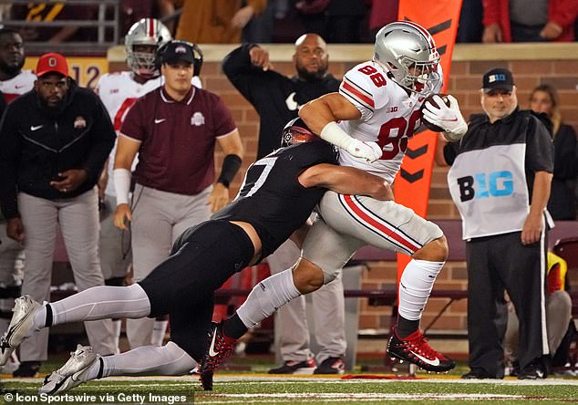 Herbstreit هو ابن كيرك ، محلل كرة القدم في كلية ESPN ، وجيل باكاي من الجيل الثالث