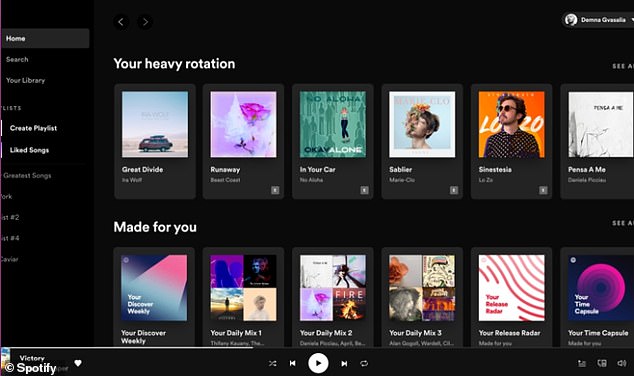 في الصورة: تخطيط الصفحة الرئيسية لسطح المكتب في Spotify مع إمكانية الوصول إلى 