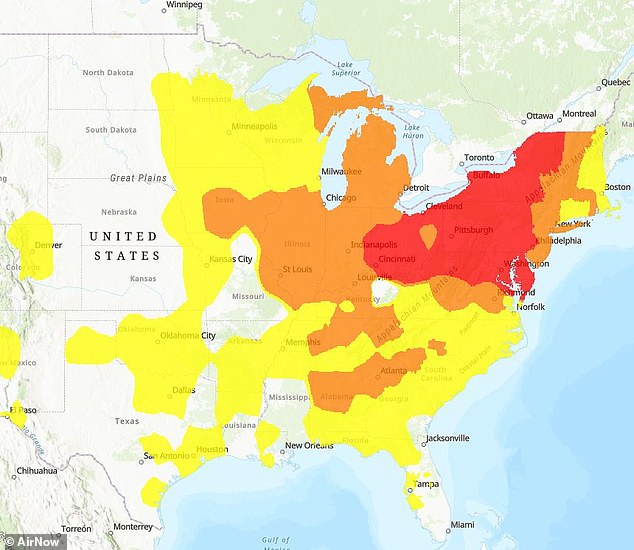 تُظهر خريطة من AirNow المناطق الحمراء التي تشير إلى هواء غير صحي ، والأصفر معتدل ، والبرتقالي غير صحي للمجموعات الحساسة