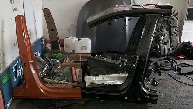 وأضاف: `` تفكيك محلات القطع وعملنا الاستخباري يأخذ في الاعتبار المركبات من جميع القيم والأنواع '' (الصورة: إسيكس بوليس)