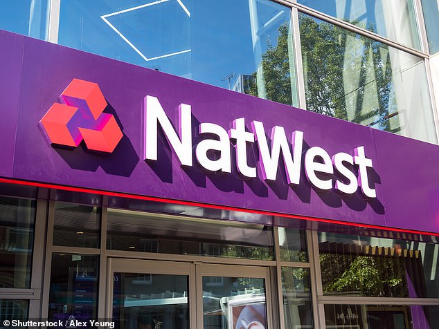 ستغلق NatWest 20 فرعًا في جميع أنحاء بريطانيا طوال شهر يوليو 2023 وحده