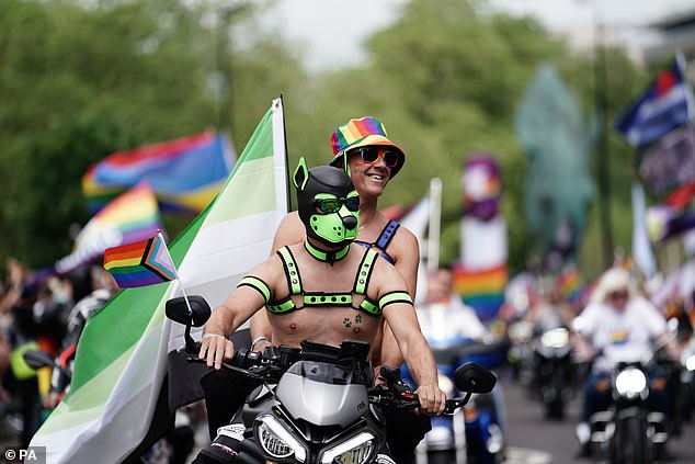 من المقرر أن تمر المسيرة عبر المواقع الرئيسية في المدينة بما في ذلك Hyde Park Corner و Piccadilly Circus قبل التوجه نحو Pall Mall و Trafalgar Square