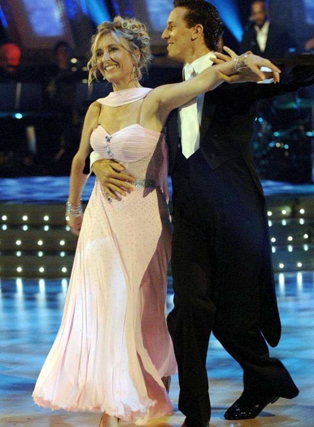 شاركت فيونا فيليبس في برنامج Strictly Come Dancing على قناة بي بي سي في عام 2005