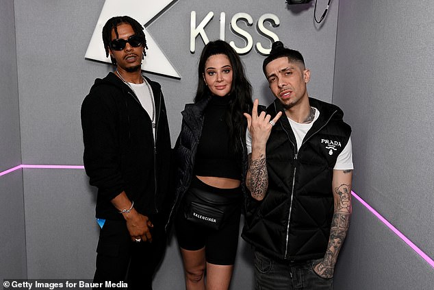 يتكون N-Dubz من Dappy (على اليمين) وابن عمه Tulisa Contostavlos ، 34 عامًا ، (في الوسط) و Fazer ، الاسم الحقيقي Richard Rawson ، 36 (على اليسار)