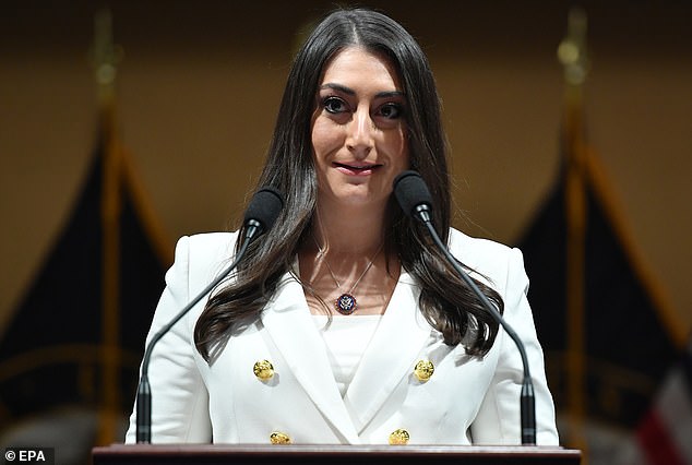انضمت سارة جاكوبس إلى عمر في تقديم تعديل يهدف إلى منع النقل