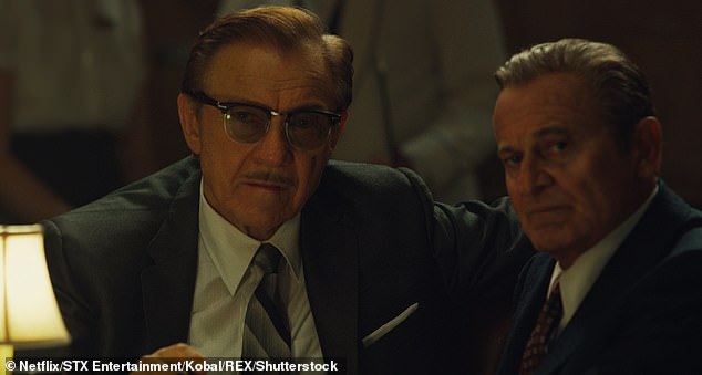 تولى D'Elia السيطرة على عائلة الجريمة Buffalino بعد وفاة Russel Buffalino (الذي لعبه Joe Pesci في Netflix's The Irishman)