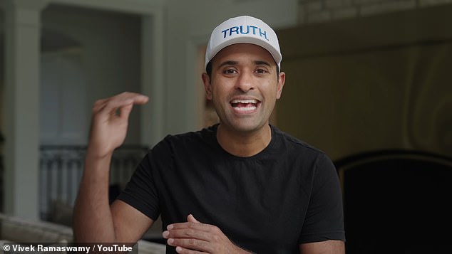 قال رجل الأعمال فيفيك راماسوامي في مقطع فيديو يوم الاثنين إنه سيعيد 10 في المائة لأولئك الذين جمعوا الأموال لحملته. قال إن الهدف هو إضفاء الطابع الديمقراطي على عملية جمع التبرعات السياسية ، لكنه سيحتاج إلى توسيع قاعدة المانحين لجعلها في مرحلة النقاش