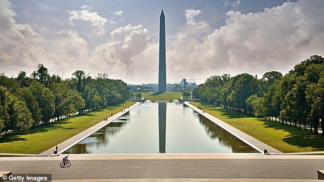 تم الكشف عن الحادث المأساوي على بعد خطوات من National Mall ، الحديقة الشهيرة المجاورة للبيت الأبيض ومبنى الكابيتول الأمريكي (صورة ملف)