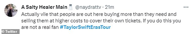 أحد الأشخاص الذين وصفهم Swiftie يعيدون بيع تذاكرهم بـ