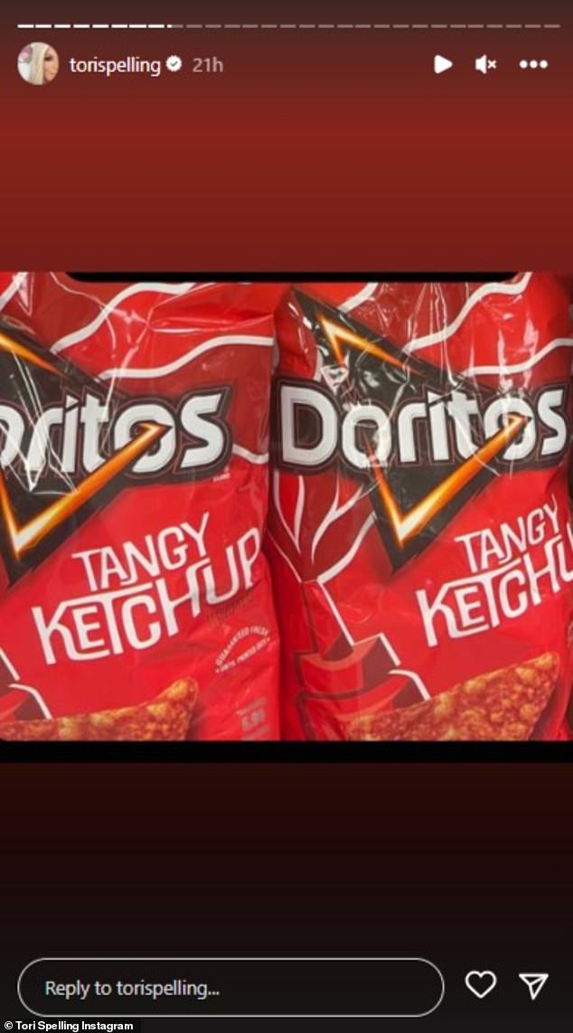 Tangy جيد: أشارت أيضًا إلى أنها تحب Tangy Ketchup Doritos.  لم تكن هناك صورة لعميد