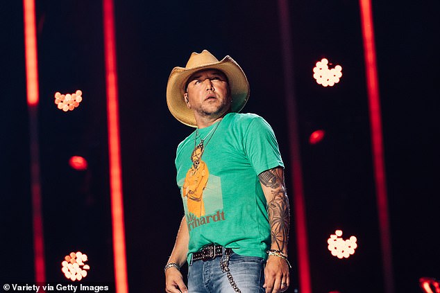 Aldean في اليوم 3 من CMA Fest الذي أقيم في 10 يونيو 2023 في ناشفيل ، تينيسي - في ليلة الأربعاء ، بدأت ردود الفعل عبر الإنترنت حول أداء Aldean's CMA Fest