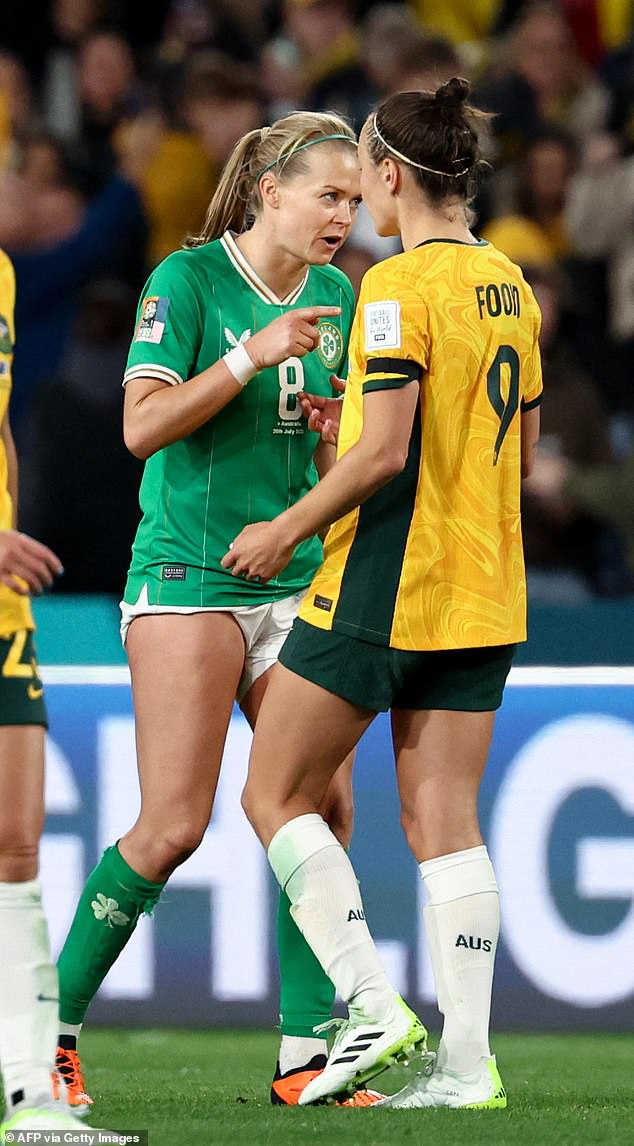 واجه Ruesha Littlejohn و Caitlin Foord بعضهما البعض بعد صافرة النهاية في سيدني