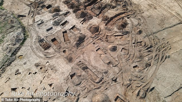 تم تكليف شركة Oxford Archaeology North من قبل المطور لإجراء مسح أثري لتلبية أحد شروط التخطيط