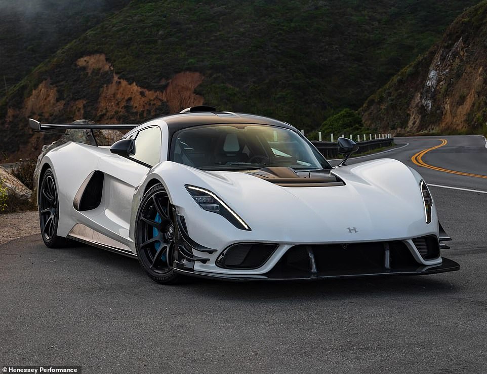تم تسجيلها ببضع نقرات أسرع من سيارة Hennesey Venom F5 Revolution Roadster، وتتميز نسخة الكوبيه الخاصة بالشركة بهيكل أكثر صلابة بطبيعتها، وذلك بفضل وجود السقف. إنها تأتي من المصنع بنفس مجموعة نقل الحركة، مما يجعلها واحدة من أسرع السيارات في العالم.