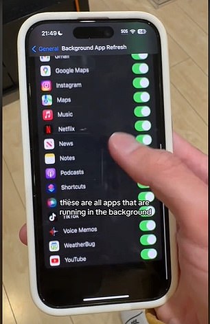 وحث مورغان أيضًا مالكي أجهزة iPhone على إيقاف نشاط الخلفية، مما يمنع التطبيقات من العمل أثناء عدم استخدامها