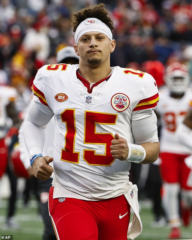 يمكن أن ينتزع The Chiefs لقب القسم الثامن على التوالي إذا تغلب على Las Vegas Raiders