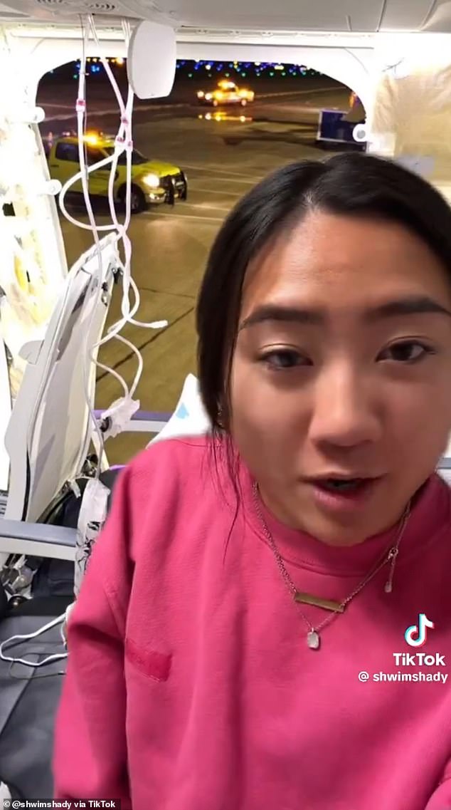 انتقلت إحدى الركاب، إيما فو، إلى TikTok بعد أن نجت حية خلال رحلة الرعب التي ظلت في الهواء لمدة 20 دقيقة فقط