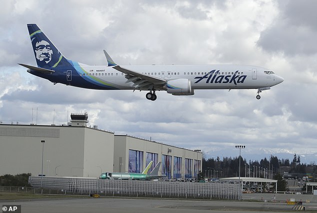 قررت خطوط ألاسكا الجوية إيقاف العشرات من طائراتها من طراز Boeing 737-9 MAX لإجراء فحوصات السلامة العاجلة بعد هذه المسألة