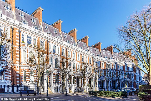 وقالت Rightmove إن لندن هي الموقع الأكثر بحثًا مرة أخرى لكل من المشترين والمستأجرين