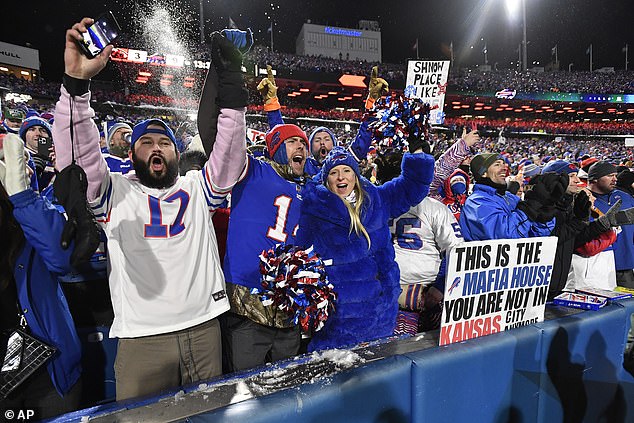 يستدعي أعضاء Bills Mafia تايلور سويفت يوم الأحد في Orchard Park في طريقهم إلى فوز Chiefs