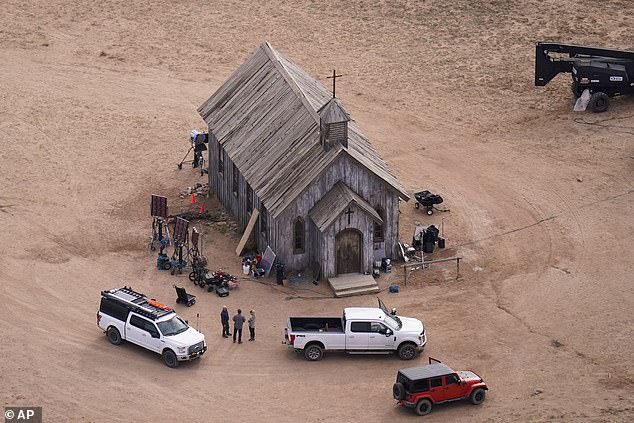 تُظهر هذه الصورة الجوية جزءًا من فيلم Bonanza Creek Ranch الذي تم تصويره في سانتا في، نيو مكسيكو، وهو مكان إطلاق النار المرعب.