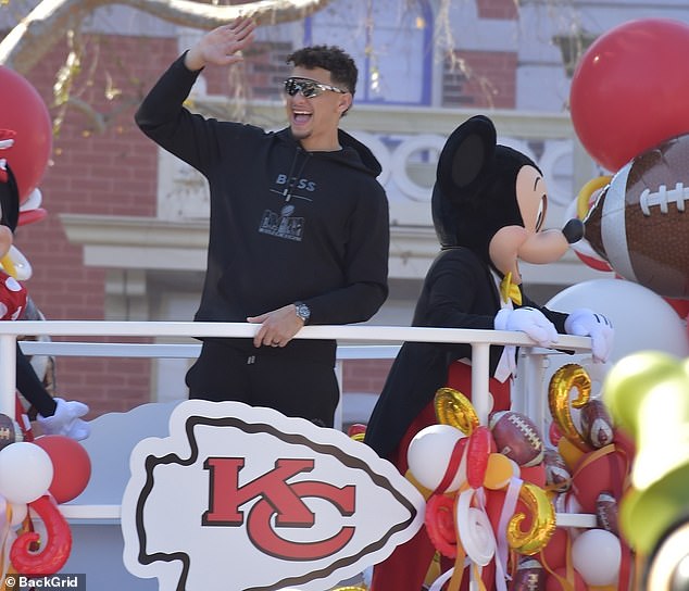 اعترف Mahomes أنه لم يكن لديه الكثير من الوقت للنوم منذ فوز فريقه بلقب Super Bowl