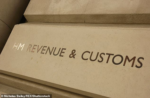 وقال متحدث باسم HMRC إنها ستعمل مع صاحب العمل 