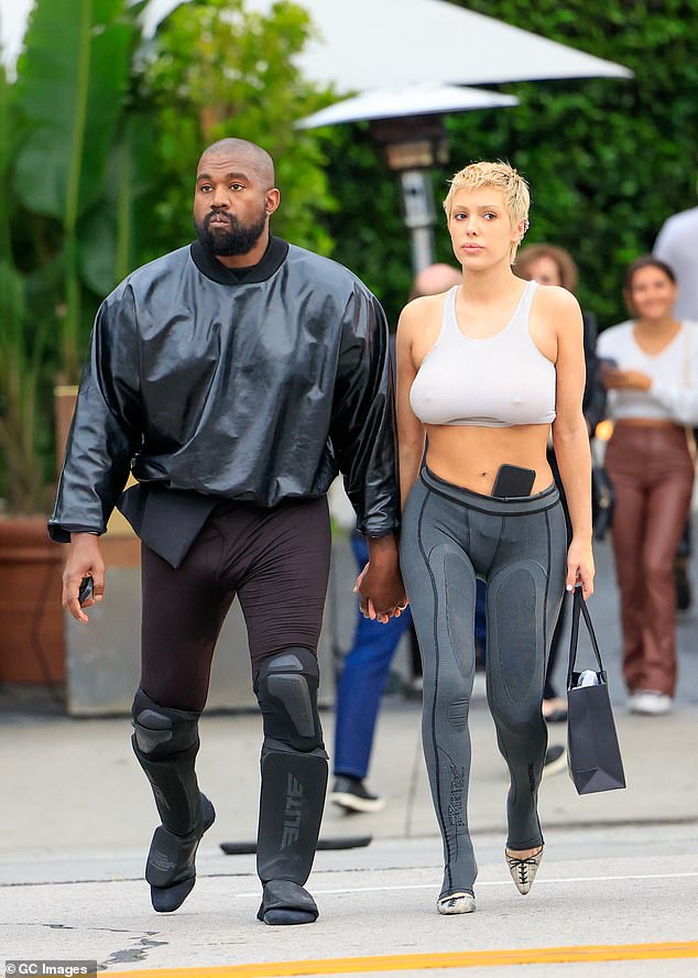 تزوج كاني من المهندس المعماري Yeezy Bianca في يناير 2023 فيما كان يعتقد أنه حفل زفاف غير قانوني حيث يبدو أنهم لم يقدموا شهادة زواج.  ومع ذلك، في منتصف أكتوبر 2023، أفيد أنهما تزوجا بالفعل بشكل قانوني وأن ذلك حدث العام الماضي بسبب 