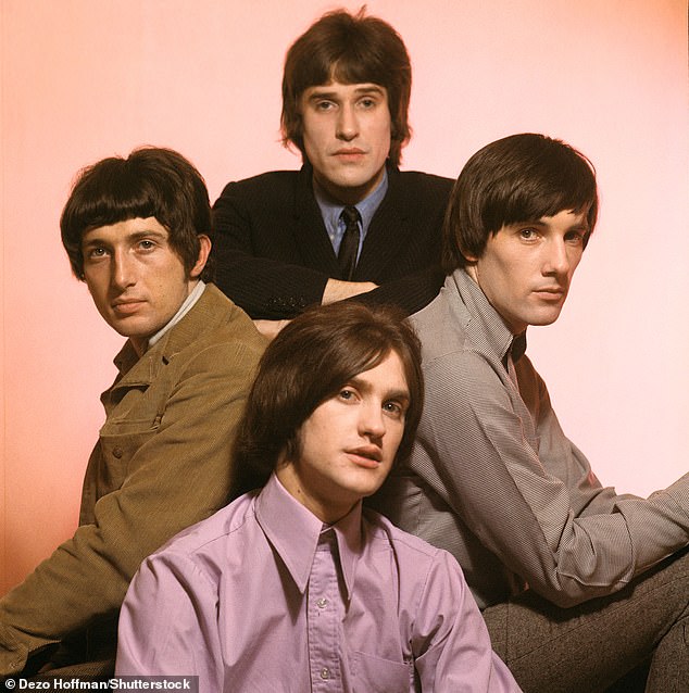 تعد فرقة The Kinks البريطانية، التي شكلها الأخوان راي وديف ديفيز في عام 1963، من بين فرق الروك الأكثر تأثيرًا على الإطلاق.