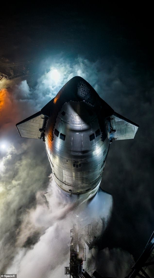 لدى SpaceX تسع عمليات إطلاق مخطط لها هذا العام، على الرغم من عدم حصولها على موافقة إدارة الطيران الفيدرالية بعد
