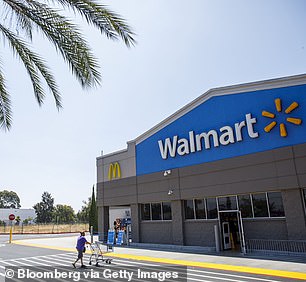 بالإضافة إلى شراكتها مع Walmart، تبيع شركة JBSS، الموردة للمكسرات، المكسرات أيضًا تحت علامات Fisher وOrchard Valley Harvest وSquirrel Brand وSouthern Style Nuts.