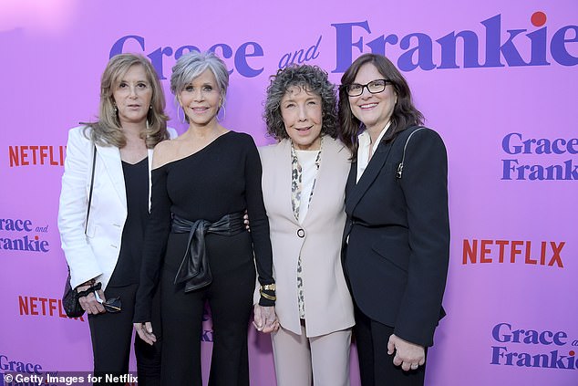 عمل وينشتاين كمنتج تنفيذي في جميع حلقات مسلسل نيتفليكس الشهير Grace and Frankie البالغ عددها 94 حلقة، بطولة جين فوندا وليلي توملين؛  شوهد في أبريل 2022